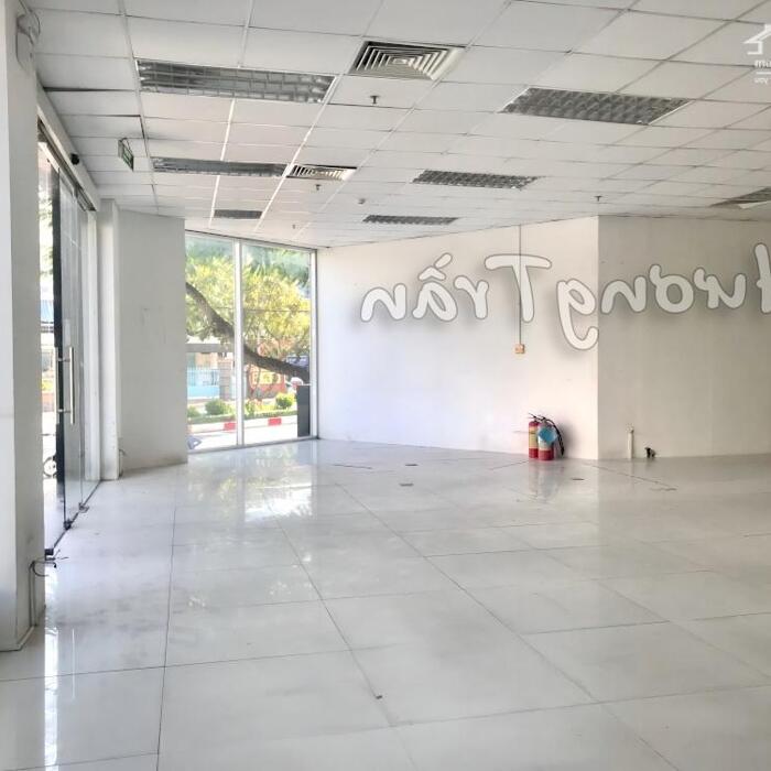 Hình ảnh CHO THUÊ GÓC VIP SIÊU ĐẸP 300m2 - 2 MẶT TIỀN ĐẠI LỘ HÒA BÌNH 5