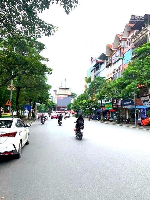 Hình ảnh Bán nhà Mặt Phố Thanh Nhàn 130m2, Mặt tiền 9m, Vỉa hè thênh thang 0