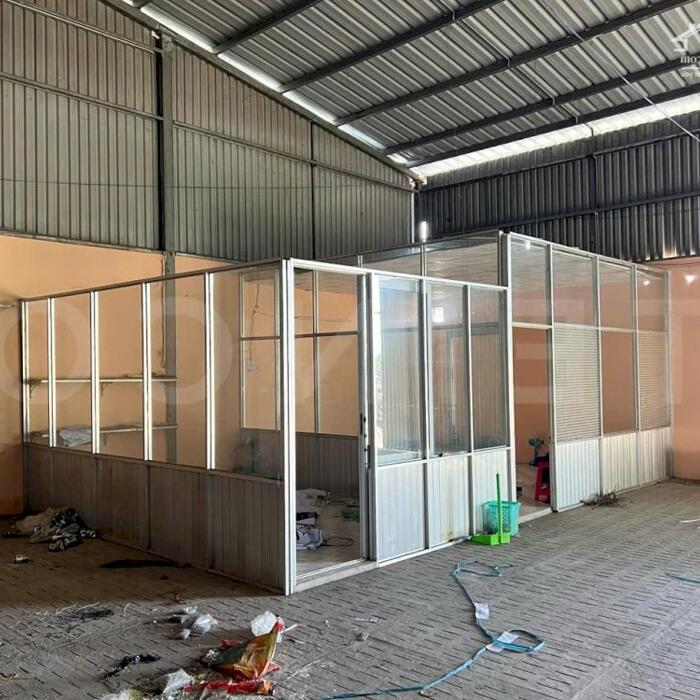 Hình ảnh Cho thuê kho xưởng bãi 570m² kho xây dựng 450m2 mặt tiền đường Lộ Vòng Cung ( DT 923 ), X. Mỹ Khánh, H. Phong Điền, TP. Cần Thơ , thuê 15 triệu/ tháng 2