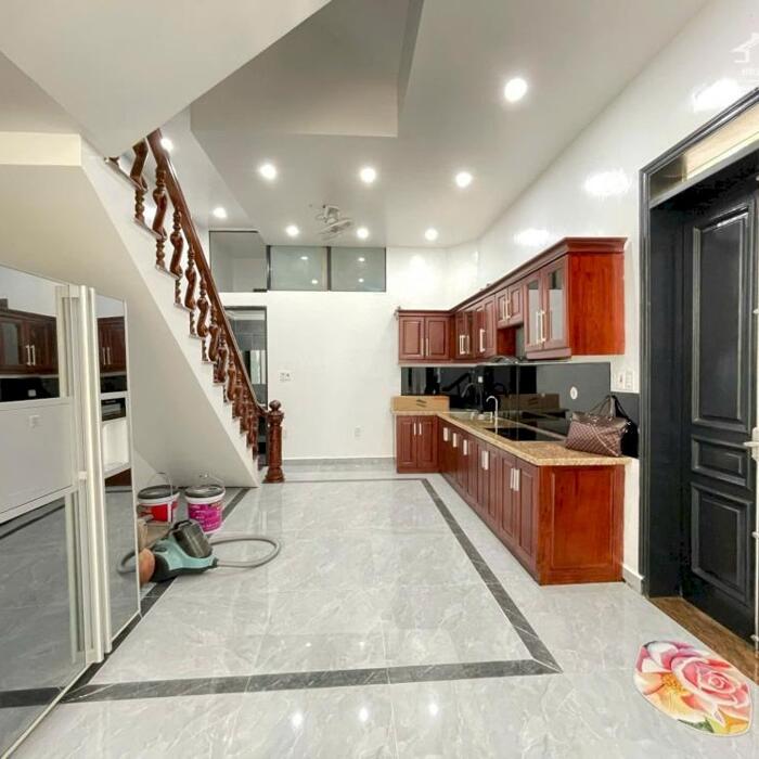 Hình ảnh Cho thuê biệt thự phố Văn Cao, DT: 100m2, 6 ngủ khép kín. 5