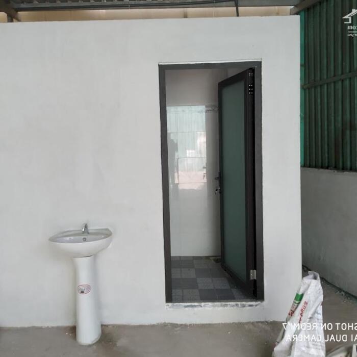 Hình ảnh Cho Thuê Xưởng Thạnh Lộc Quận 12. Dt: 300m Giá: 15tr có 3 pha 0389913564 4