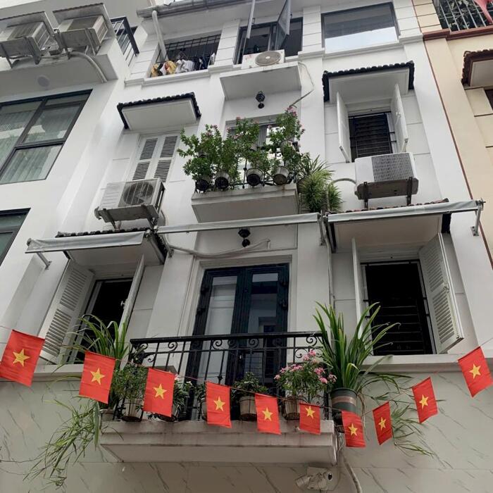 Hình ảnh Chính chủ bán nhà phố Tứ Liên_Phân Lô_Ô tô tránh_5 tầng_Tặng full đồ_70m2 giá chỉ 18,4 tỷ 0