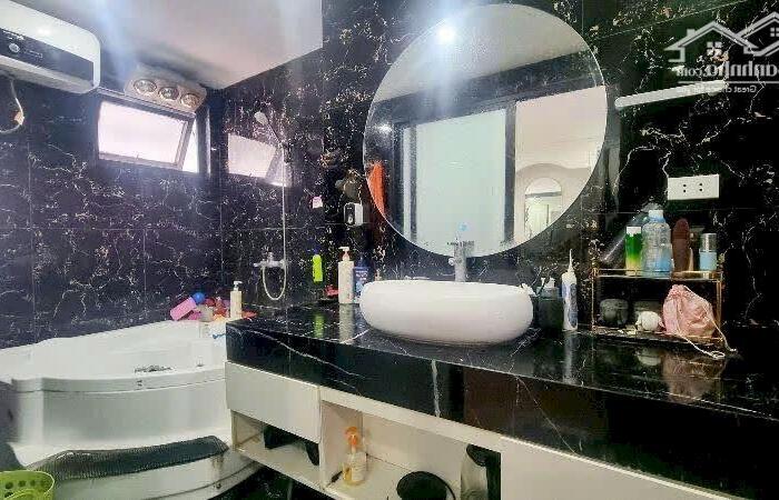 Hình ảnh Chính chủ bán nhà phố Tứ Liên_Phân Lô_Ô tô tránh_5 tầng_Tặng full đồ_70m2 giá chỉ 18,4 tỷ 2