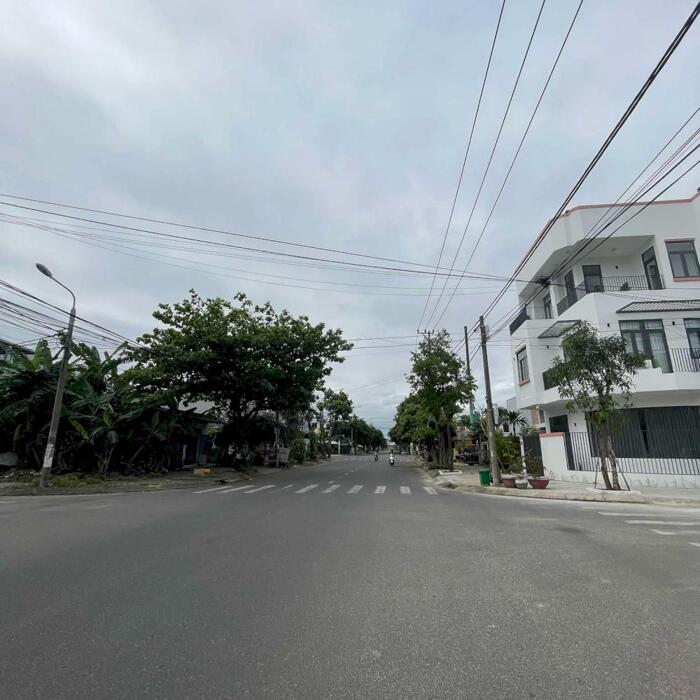 Hình ảnh CHÍNH CHỦ BÁN NHANH LÔ ĐẤT ĐƯỜNG 10,5M KHU HÒA XUÂN, GIÁ TỐT. 0
