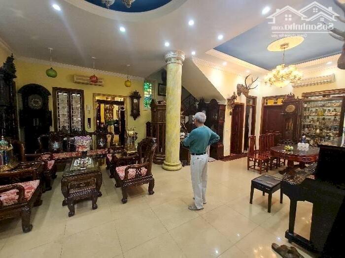 Hình ảnh Bán BT Linh Đàm- 195m- 16m MT- Trung tâm VIP- Hiếm- Thang máy Nhập- Nội Thất Gỗ Lim 100% 3