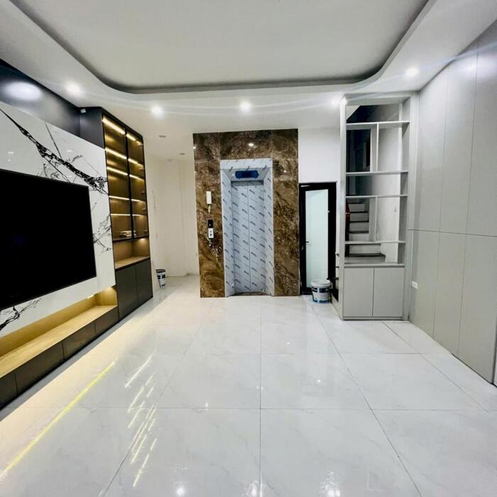 Hình ảnh NHÀ ĐẸP SIÊU HIẾM PHỐ VĂN CHƯƠNG -ĐỐNG ĐA - 6T THANG MÁY - GẦN PHỐ - 3 BƯỚC RA HỒ 4
