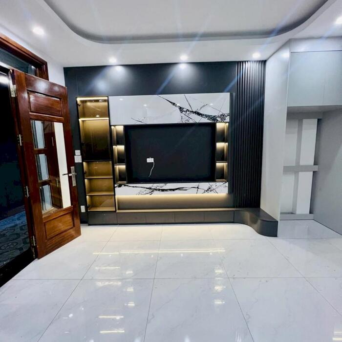 Hình ảnh NHÀ ĐẸP SIÊU HIẾM PHỐ VĂN CHƯƠNG -ĐỐNG ĐA - 6T THANG MÁY - GẦN PHỐ - 3 BƯỚC RA HỒ 5