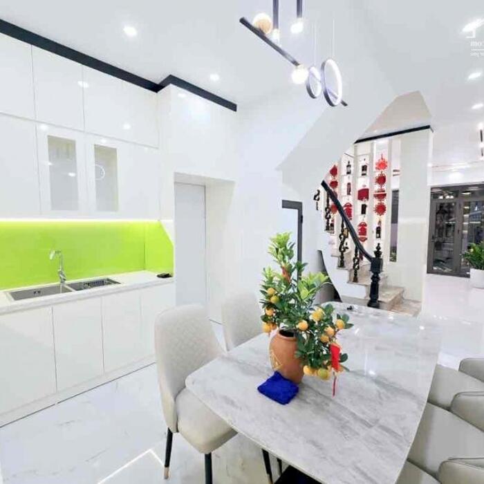 Hình ảnh Bán Nhà Hà Nội kinh doanh được, gần hồ, ô tô đỗ cửa 10 tỷ x 2