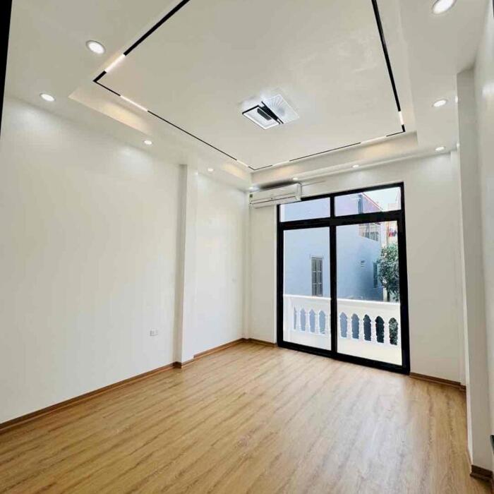Hình ảnh Bán Nhà Hà Nội kinh doanh được, gần hồ, ô tô đỗ cửa 10 tỷ x 15