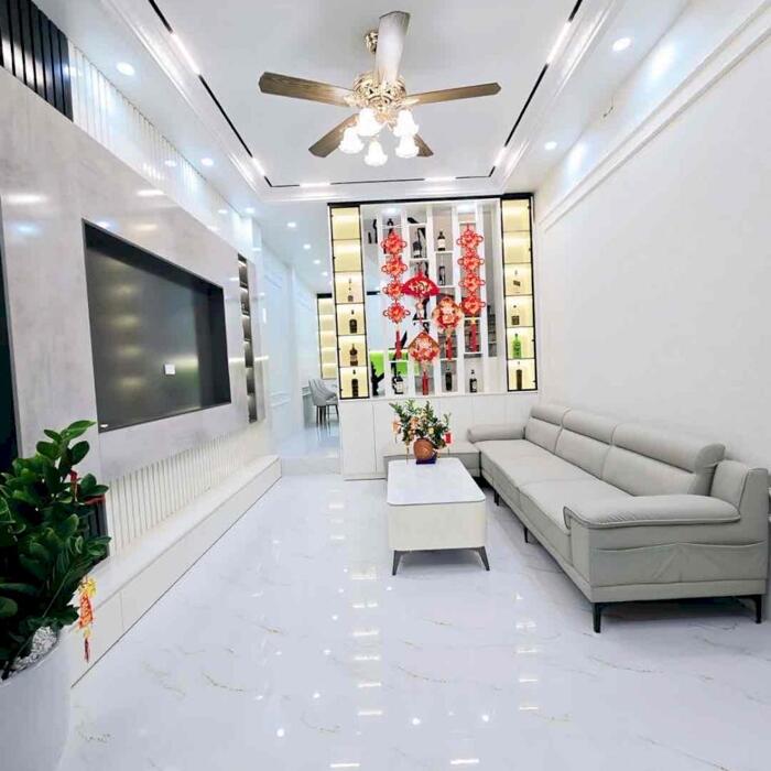 Hình ảnh Bán Nhà Hà Nội kinh doanh được, gần hồ, ô tô đỗ cửa 10 tỷ x 1
