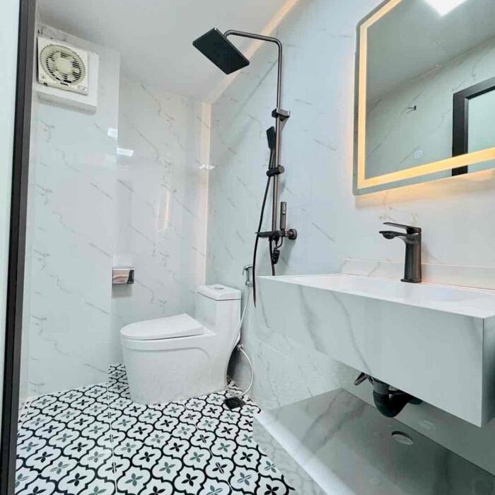 Hình ảnh Bán Nhà Hà Nội kinh doanh được, gần hồ, ô tô đỗ cửa 10 tỷ x 11