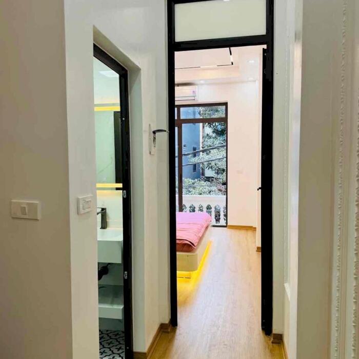 Hình ảnh Bán Nhà Hà Nội kinh doanh được, gần hồ, ô tô đỗ cửa 10 tỷ x 12