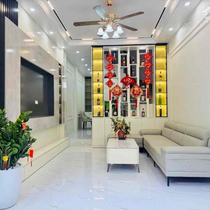 Hình ảnh Bán Nhà Hà Nội kinh doanh được, gần hồ, ô tô đỗ cửa 10 tỷ x 5