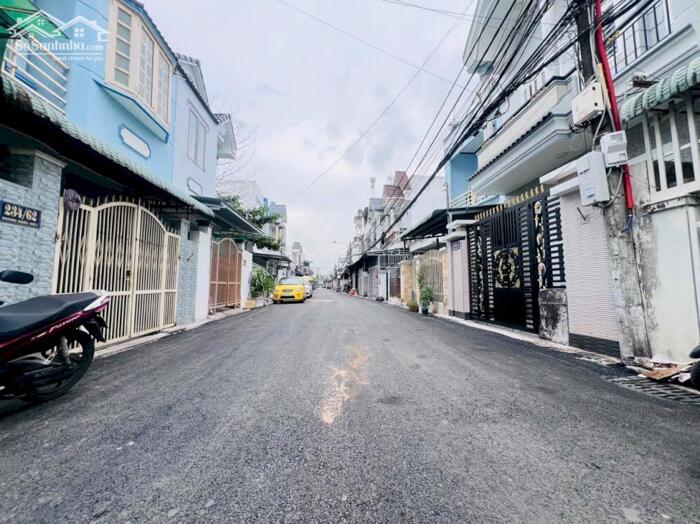 Hình ảnh Bán nhà trục chính hẻm đường hoàng quốc việt 0