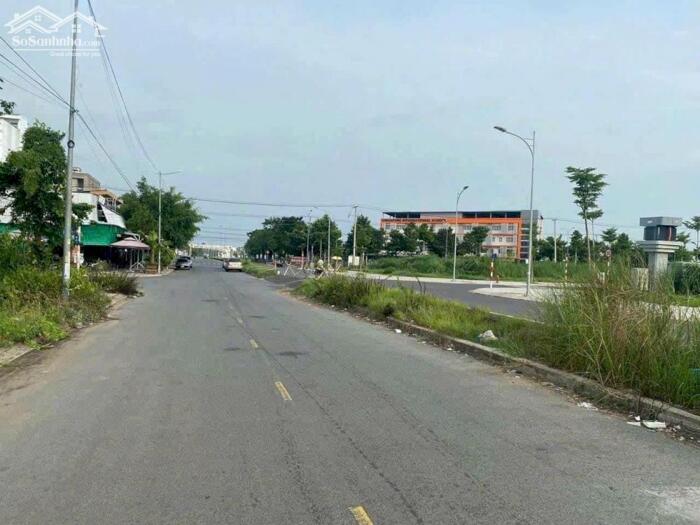 Hình ảnh Bán nền đường số 9 ngang trường FPT nguyễn văn cừ 0