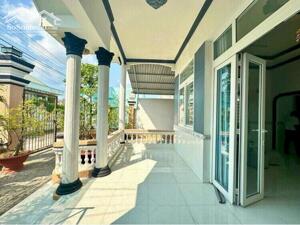 BÁN NHÀ RỘNG 200M TẶNG NỘI THẤT GẦN TRƯỜNG NGUYỄN THÔNG VĨNH LONG