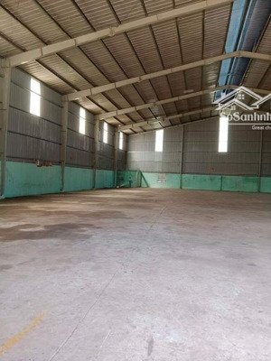 em chính chủ cần bán đất có sẵn 2 căn nhà cấp 4 liền kề mặt tiền đường đt852, cách chợ nàng 2 100m