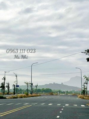 biệt thự sông - 2 mặt tiền - *chủ chấp nhận bán giá rẻ*