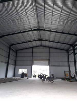 cho thuê 2 kho, xưởng mới dựng dt 150m và 130m cạnh nhau gần đường bùi viện, kiến an