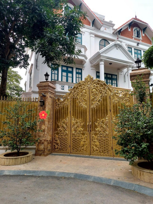 bán biệt thự mặt phố tô ngọc vân dt: 450m2, giá: 150 tỷ. tây hồ