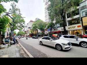 bán nhà phố tô ngọc vân - tây hồ - siêu chất - hiếm - ba mặt thoáng. dt: 120m2,giá: 137tỷ.