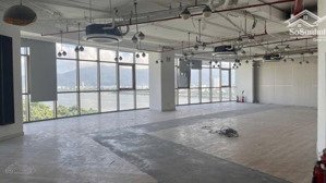 cho thuê 1 sàn tầng 6 7 trong toà nhà đường bạch đằng view sông hàn , 700m2 , gọi văn phú