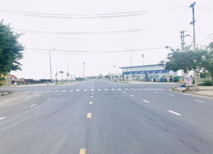 bán lô đất siêu đẹp và hiếm đường 21m mai chí thọ, đoạn gần sân bóng tp đà nẵng