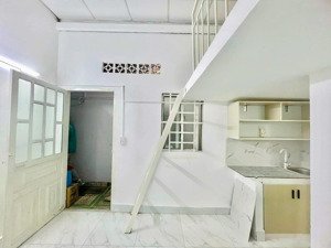 phòng trọ giá rẻ - gác cao - giá 1tr500 - vincom plaza thuận an - ngã tư 550