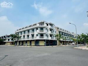 Bán nhà 1 trệt 3 lầu góc 2 mặt tiền đường E6-F5 vị trí đẹp nhất khu Bửu Long 3 giá 8.5 tỷ
