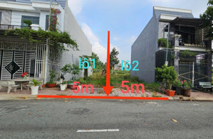 bán 2 lô đất cực đẹp tại chợ nông sản bến cát bình dương mua 2 lô có thương lượng.