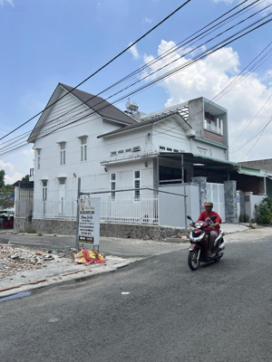 ko đâu rẻ hơn. nhà lầu hiệp thành, đường nhựa. 3pn. chỉ 7tr/tháng