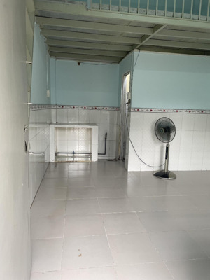 phòng lớn sạch đẹp, mặt tiền đường hẻm, thoáng mát, không gian riêng tư. giờ giấc tự do