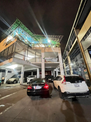 cho thuê xưởng garage oto ngay vinhomes! mặt tiền ung văn khiêm, phường 25, bình thạnh