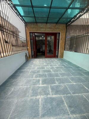Bán căn nhà 3 tầng mặt đại lộ Trần Hưng Đạo, ph Ngọc Châu, TP HD, 63.5m2, 3 ngủ, KD tốt