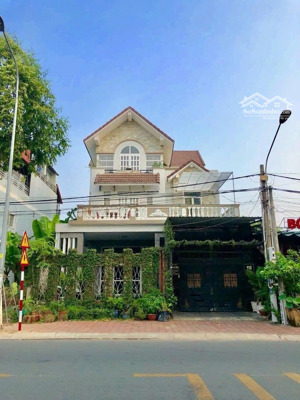 cho thuê nhà phường hiệp thành, gần vòng xoay ht3, diện tích: 10x20m, dts ~430m2