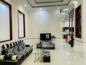 cho thuê nhà 2 lầu 1 trệt 6pn 6wc khu dân cư hiệp thành 3