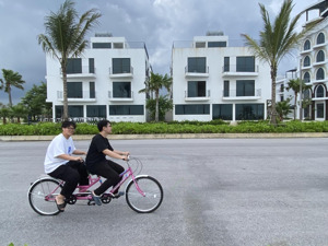 bán bt tại vlasta sầm sơn đẹp không tỳ vết, dt 194m, mặt biển, sổ đỏ lâu dài, chỉ 12 tỷ