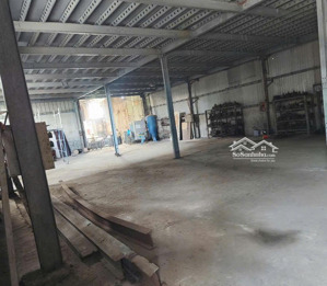 cho thuê kho xưởng nhà bè dt 300m² vách tường xây thoáng mát, kiên cố
