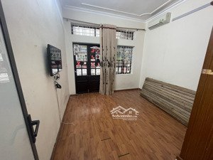 nhà riêng ngõ 197 đường hoàng mai gần đền lừ, dt 50m2 x 3t giá 9tr/th