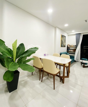 bán nhanh ch kingdom quận 10, 2 phòng ngũ, 2 vệ sinh, view q.1, giá 6,3 tỷ.lh: 