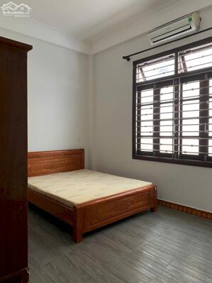 Cho thuê nhà 2 tầng, 3 phòng ngủ, 1 phòng sinh hoạt chung, sẵn nội thất cơ bản, sân để xe, sân thượng, ▶Mặt tiền Mỹ An, gần An Dương Vương, Ngũ Hành Sơn Đà Nẵng ▶Giá thuê 13tr. Phù hợp ở gia đình, kinh doanh online....