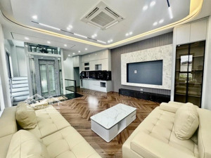 bán nhà cổ linh 60m2-hơn 11 tỷ-6 tầng thang máy-gatra ô tô-full nội thất-pháp lý chuẩn
