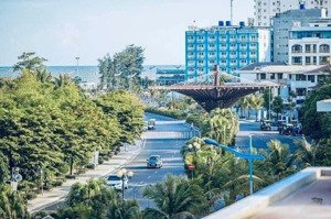 chủ cần tiền bán nhanh căn liền kề xây thô ven biển