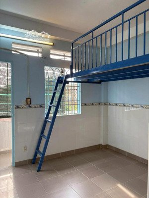chính chủ cho thuê phòng trọ có gác trên đường nguyễn thị gạch, p.đông hưng thuận, q.12, tp hcm