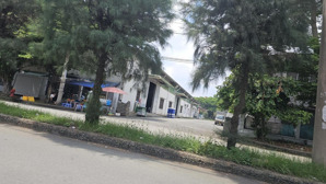 cho thuê nhà tiện làm kho xưởng. đường xe container