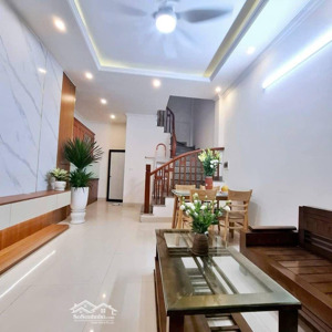 bán nhà phố cổ linh long biên - full nội thất - 5 tầng hơn 5 tỷ