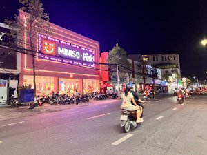 cho thuê nhà mặt tiền 8.2m phạm văn thuận, biên hòa