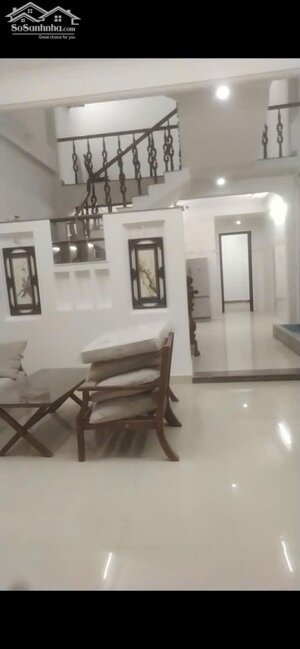  Cho thuê nhà mặt tiền Mỹ An Ngũ Hành Sơn gần An Dương Vương 2 tầng, 3 phòng ngủ chính, 1 phòng phụ, 2wc Nội thất cơ bản: nóng lạnh, điều hoà, giường, tủ áo quần, có sân xe, sân thượng Giá 13tr Khách quan tâm lh