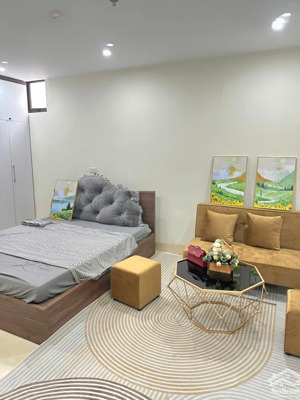 ccmn cầu giấy xây mới 6 tầng thang máy ôtô đỗ cửa
