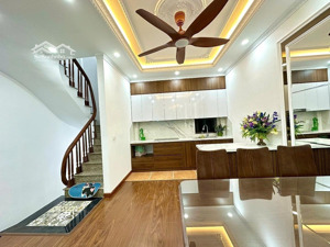 bán nhà phố cầu giấy 60m ra oto đỗ 40m2 8ty nhà đẹp full nội thất ở ngay